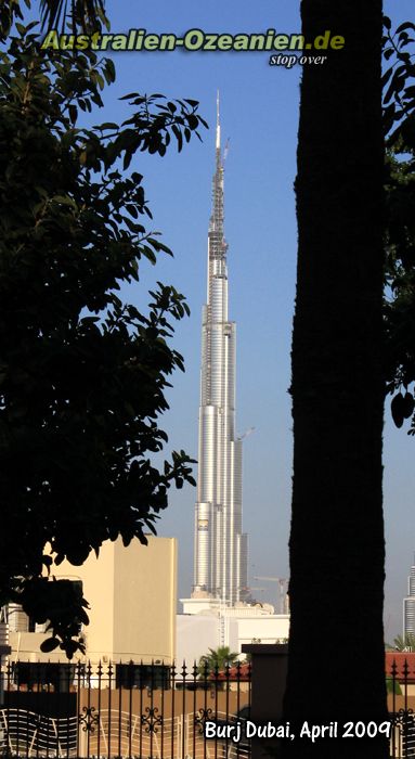 Burj Dubai vom Jumeirah Beach Park aus betrachtet