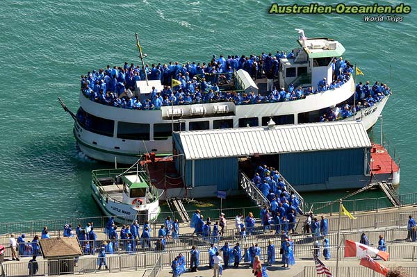 tourist boat to the Falls