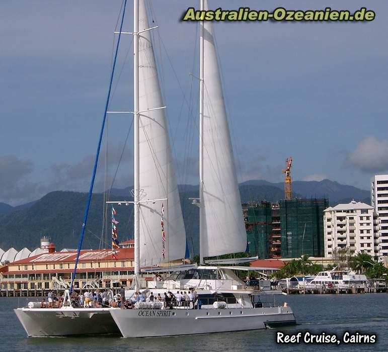 Cairns - Reef Trip auf einem großen Segelkatamaran