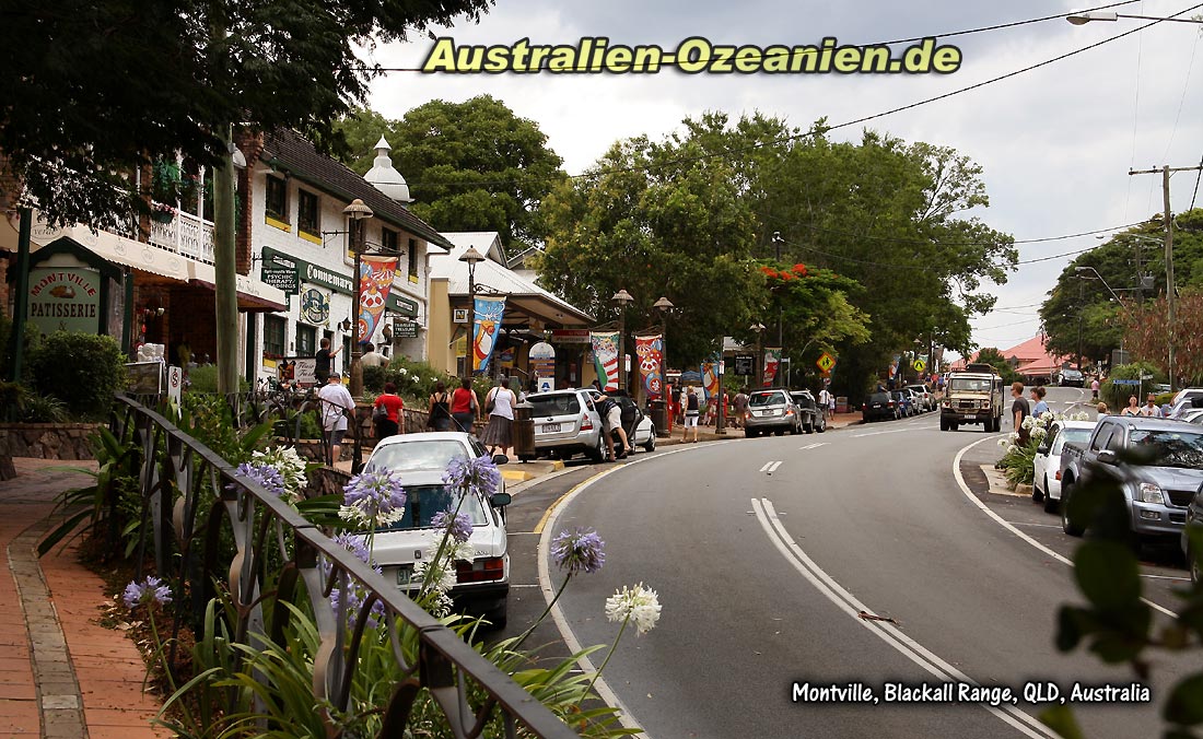 geschäftige Hauptstraße durch Montville