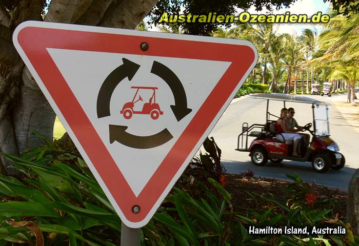 Roundabout für Golfautos auf Hamilton Island