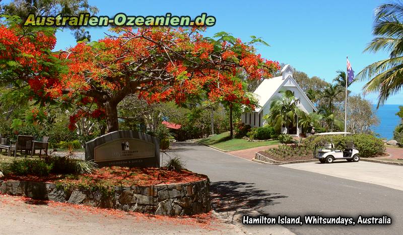 Kirche und Flammenbaum auf Hamilton Island