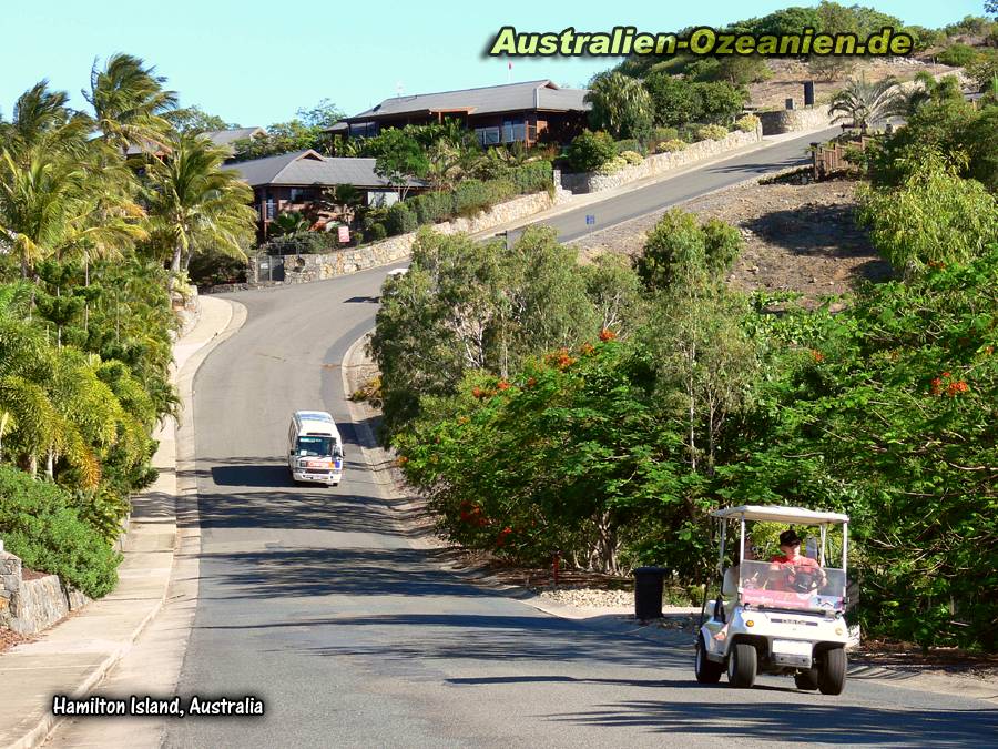 Hamilton Island - Fahrt durch ein Wohngebiet