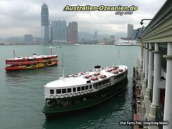 Fähren auf dem Victoria Harbour